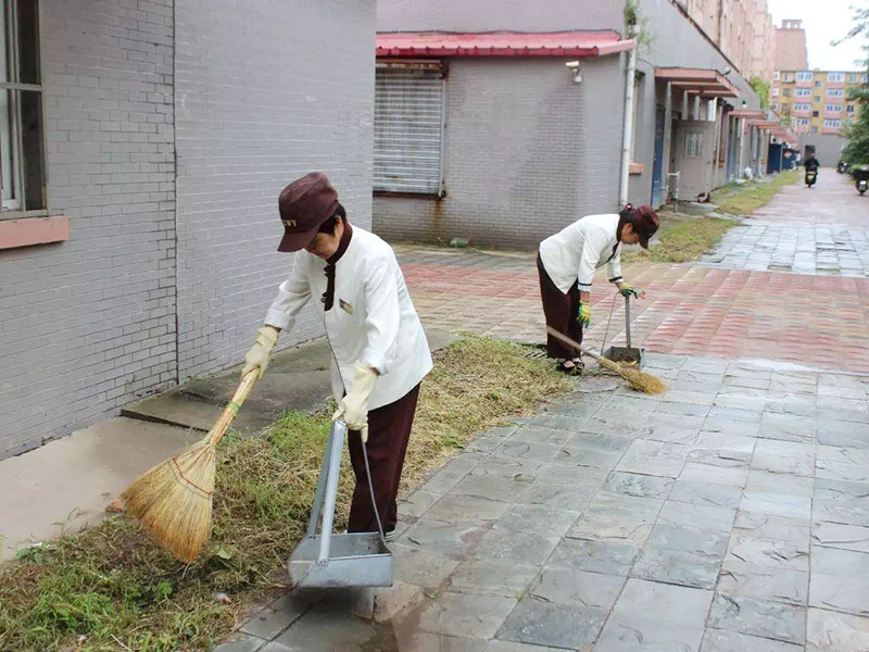 物業(yè)外包保潔到底怎么管？規(guī)范技巧！